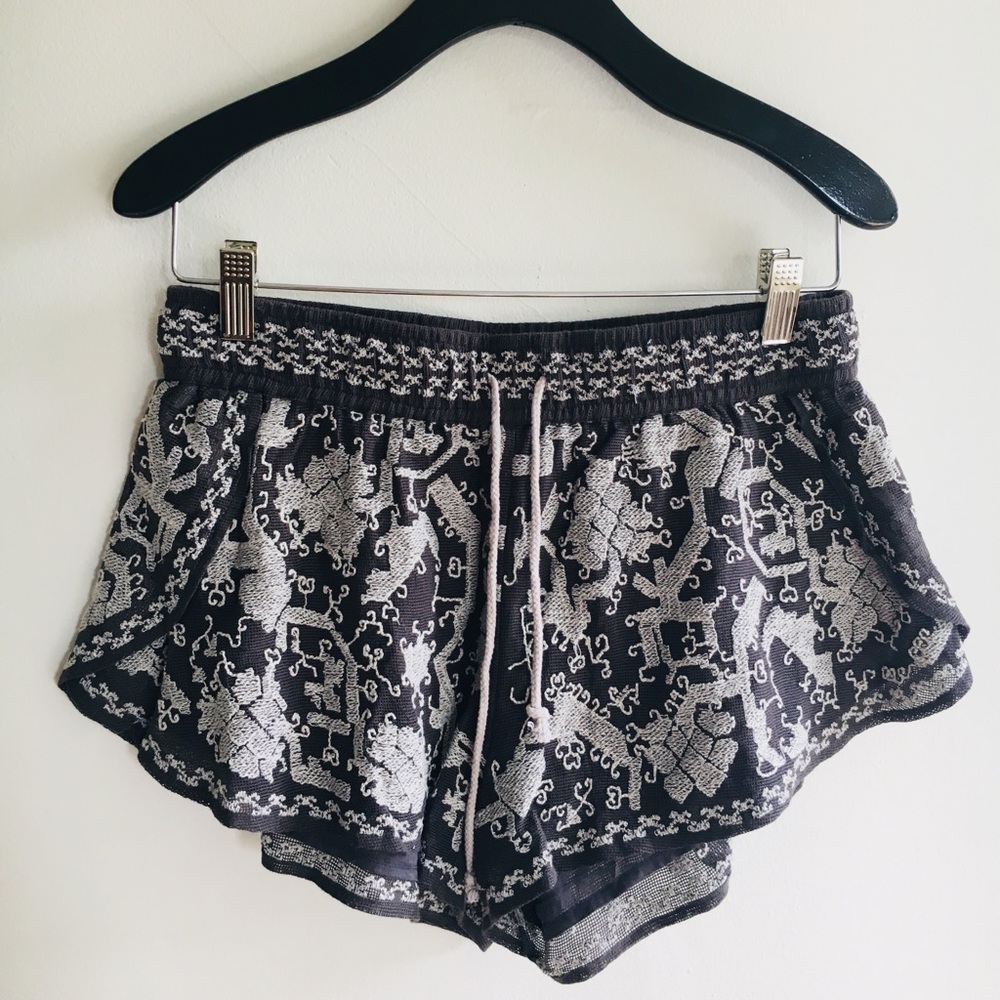 Ecoté // shorts